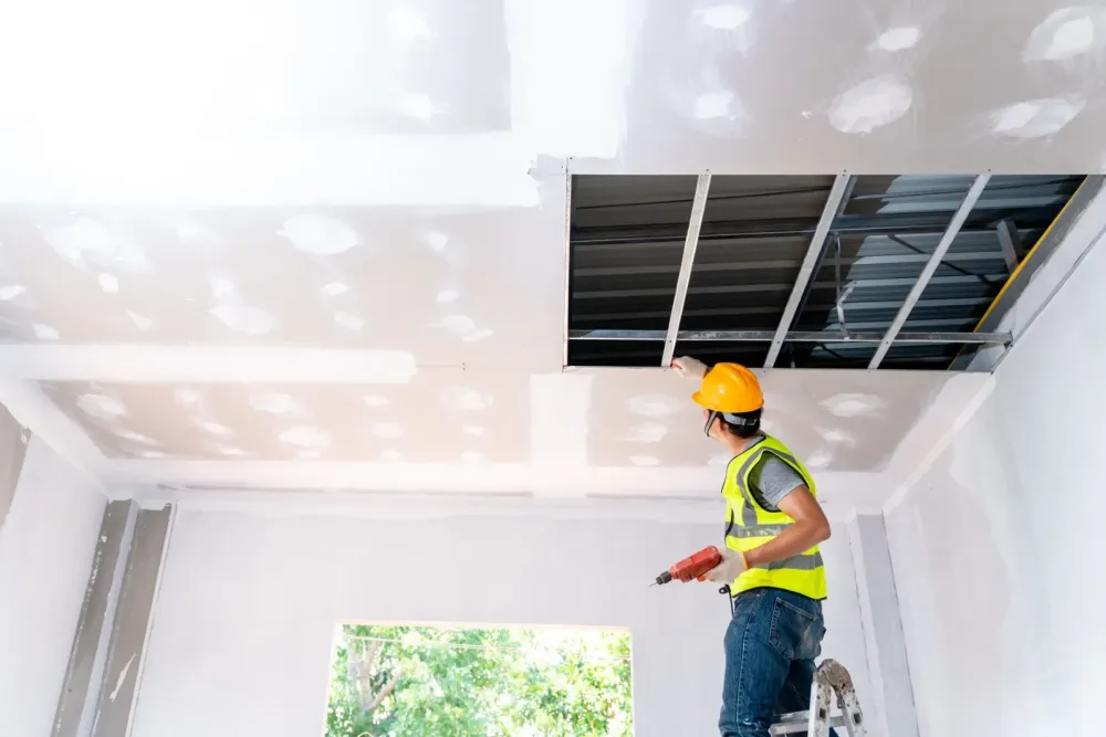 Rénovation de plafond à Tucquegnieux